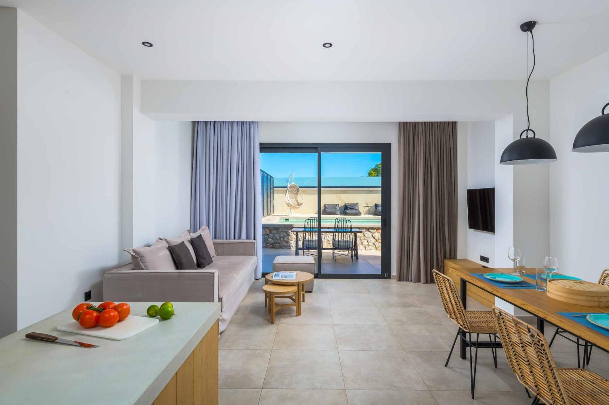 Lambis Athina Villa