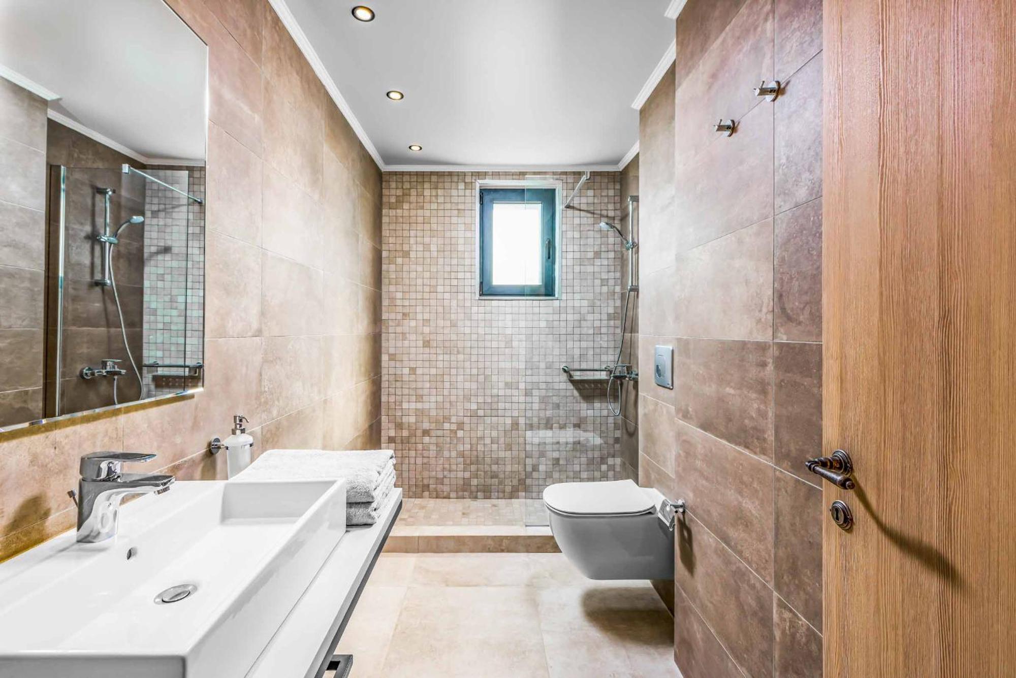 Lambis Athina Villa